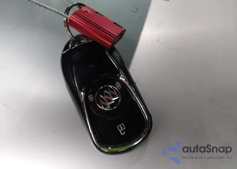 2018 Buick Regal Sportback Preferred z USA, uszkodzony, nr VIN W04GL6SX3J1085733